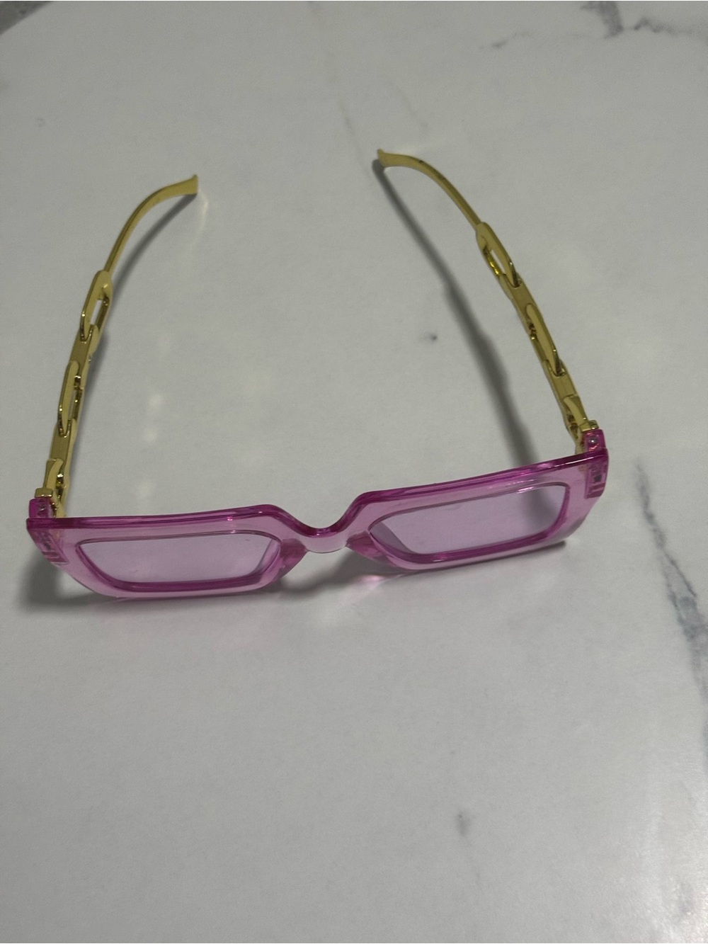 Pink Rectangular Chain-Templed Sunglasses